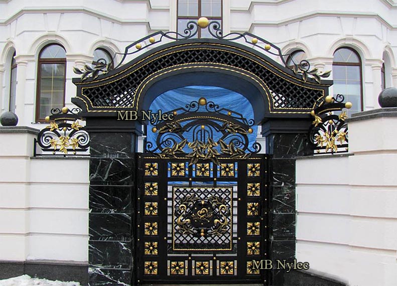 Iron art - forged metal Exclusive forged wicket with a crown