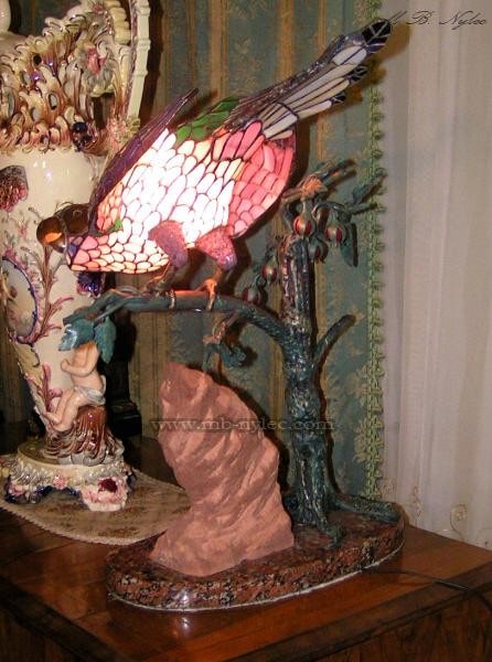 manufacturer of exclusive Tiffany glass lamps